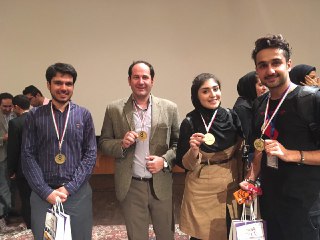 درپی کسب دریافت طلا توسط سه نفر از دانشجویان دانشکده دندانپزشکی بجنورد در هشتمین المپیاد علمی دانشجویان کشور ، ریاست دانشکده دندانپزشکی در پیامی این موفقیت را به آنها تبریک گفتند